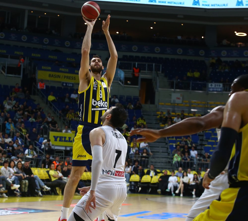 Potadaki derbinin kazananı Fenerbahçe Beko