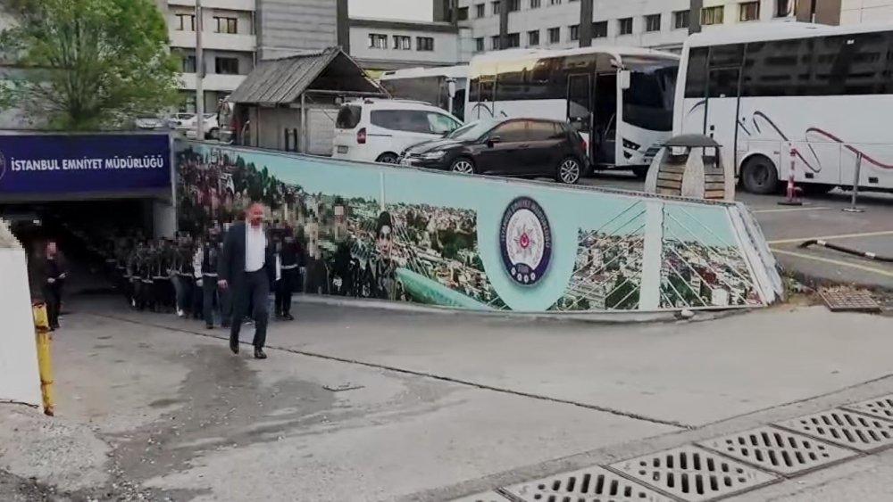 11 ilde operasyon: Ele geçirilenler emniyette sergilendi