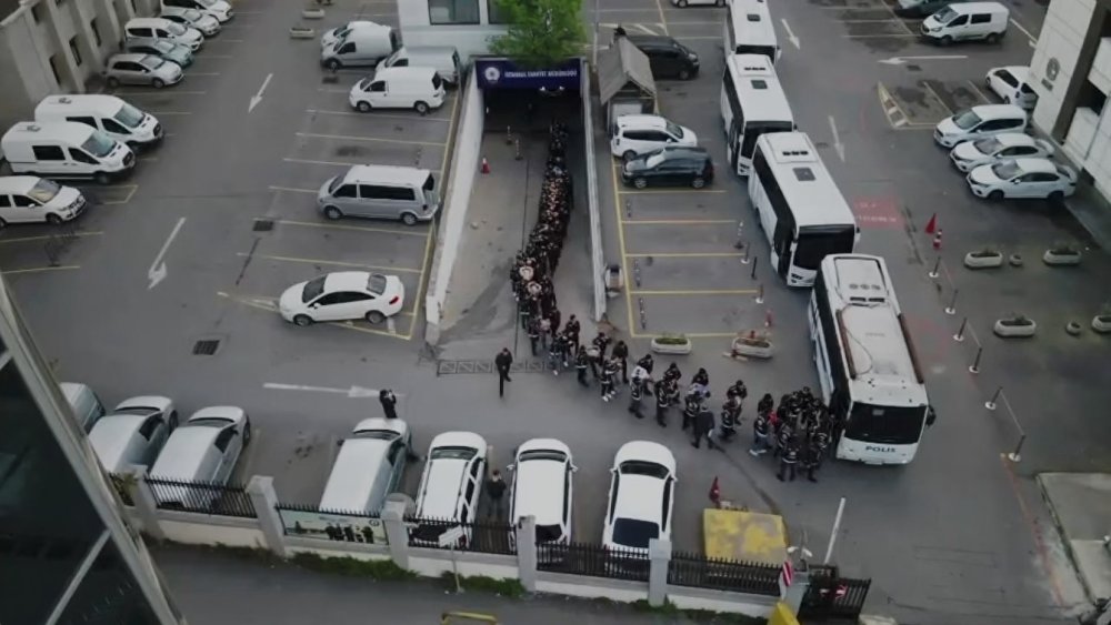 11 ilde operasyon: Ele geçirilenler emniyette sergilendi