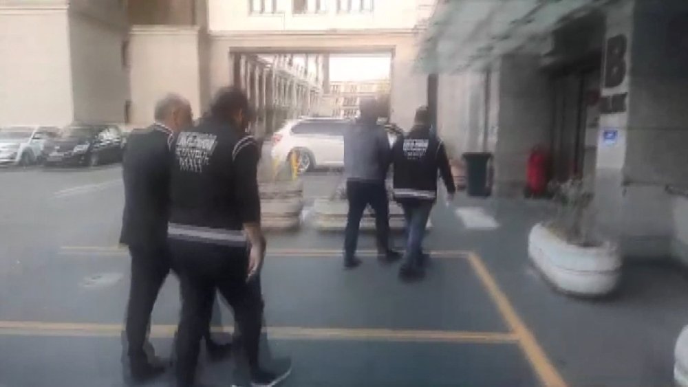 Vergi dairesinde rüşvet skandalı: Suçüstü yakalandılar