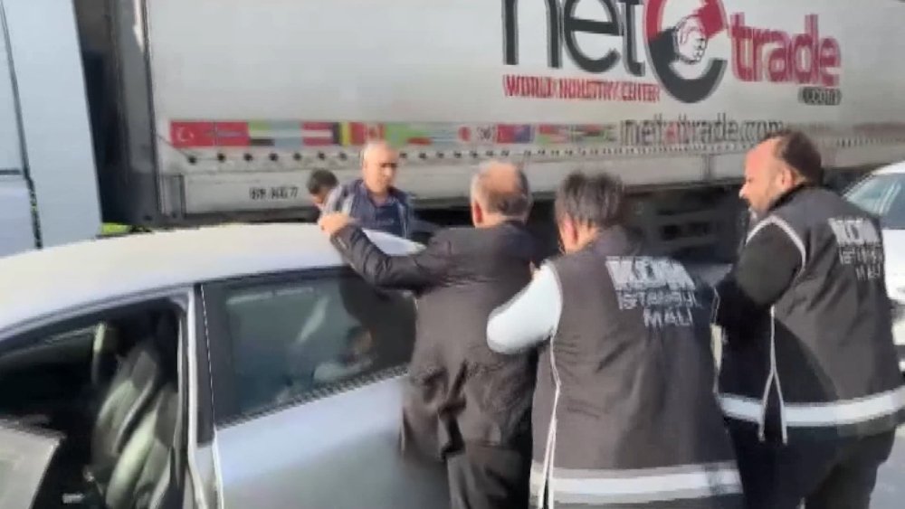 Vergi dairesinde rüşvet skandalı: Suçüstü yakalandılar