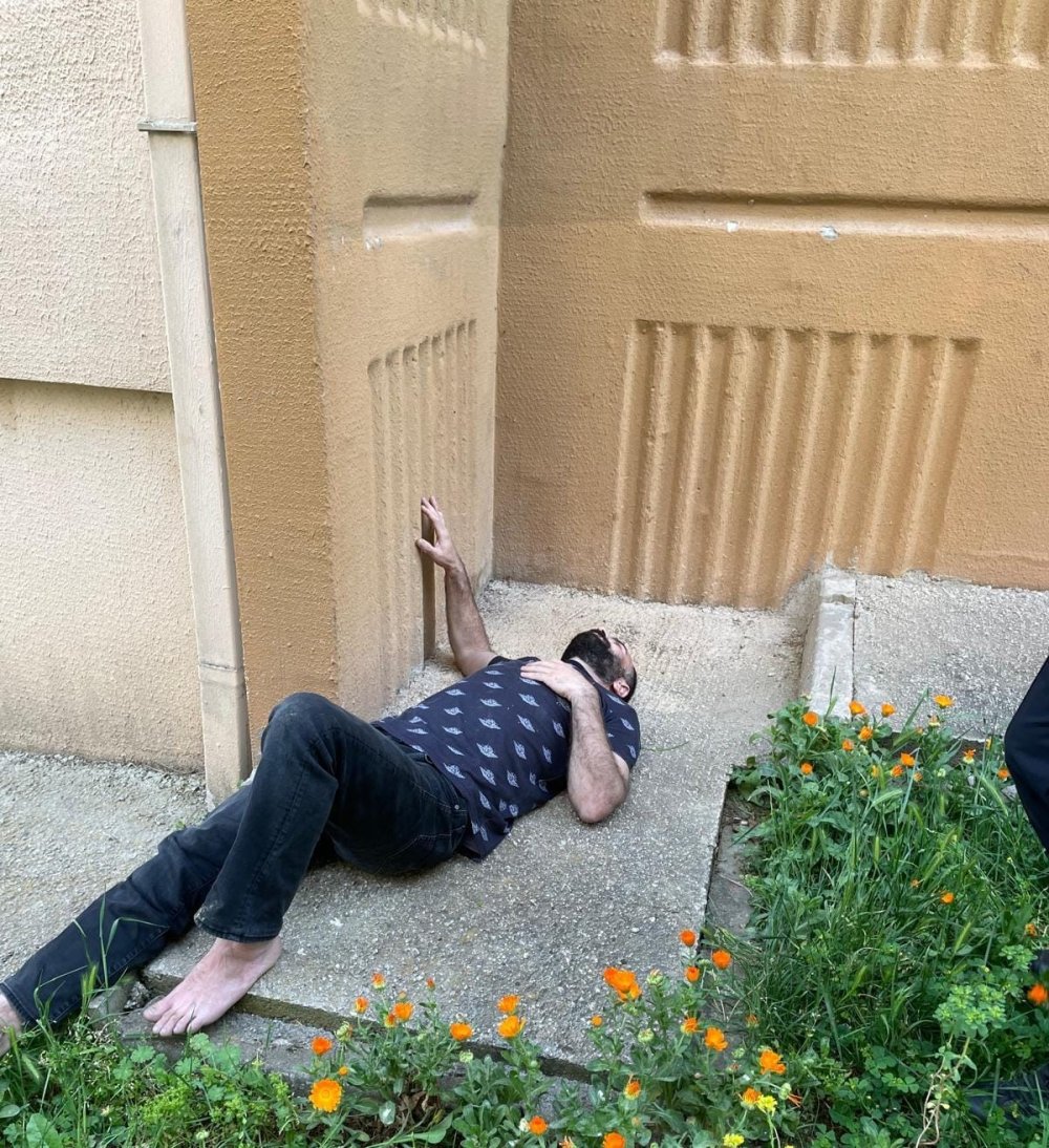 Polisten kaçmaya çalışırken, 3'üncü kattan düşüp yaralandı