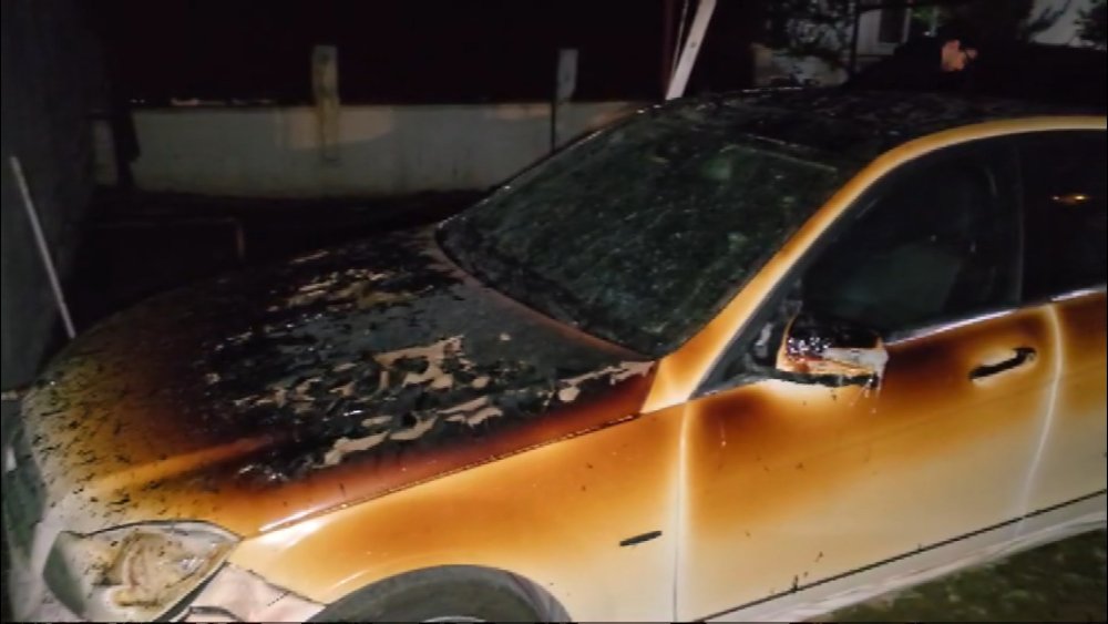 Otoparkta yangın çıktı, araçlar küle döndü!