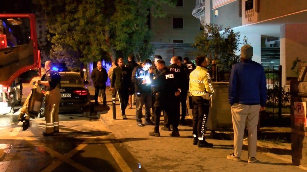 Otoparkta yangın çıktı, araçlar küle döndü!