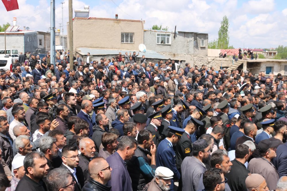 Şehit uzman çavuşa acı veda: Son yolculuğuna uğurlandı