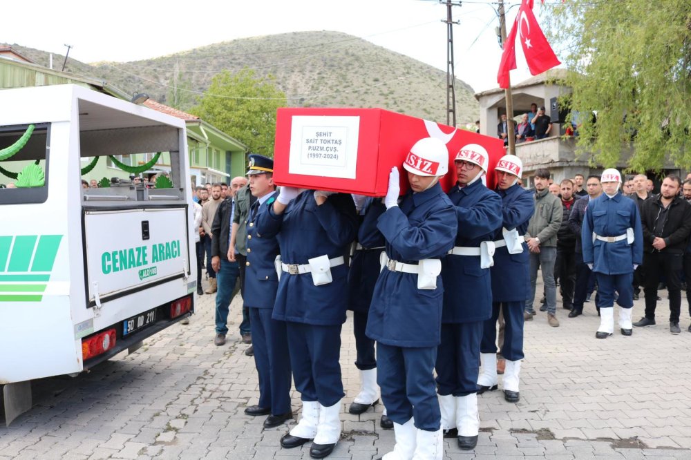 Şehit uzman çavuşa acı veda: Son yolculuğuna uğurlandı