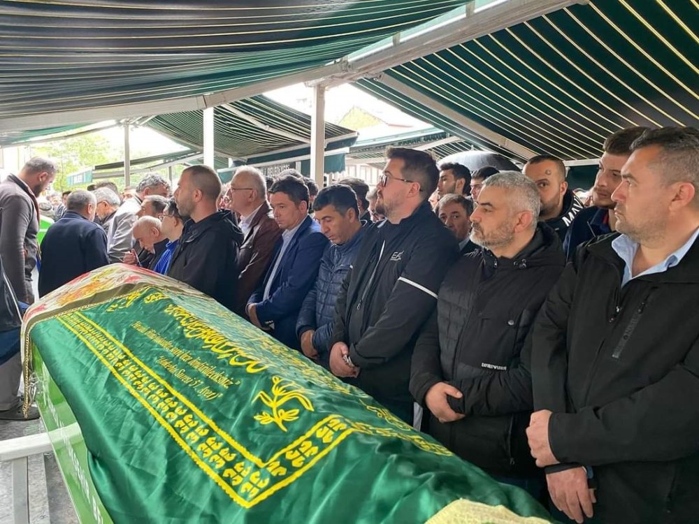 Bursa'daki feci kazada hayatını kaybeden anne ile oğul son yolculuğuna uğurlandı