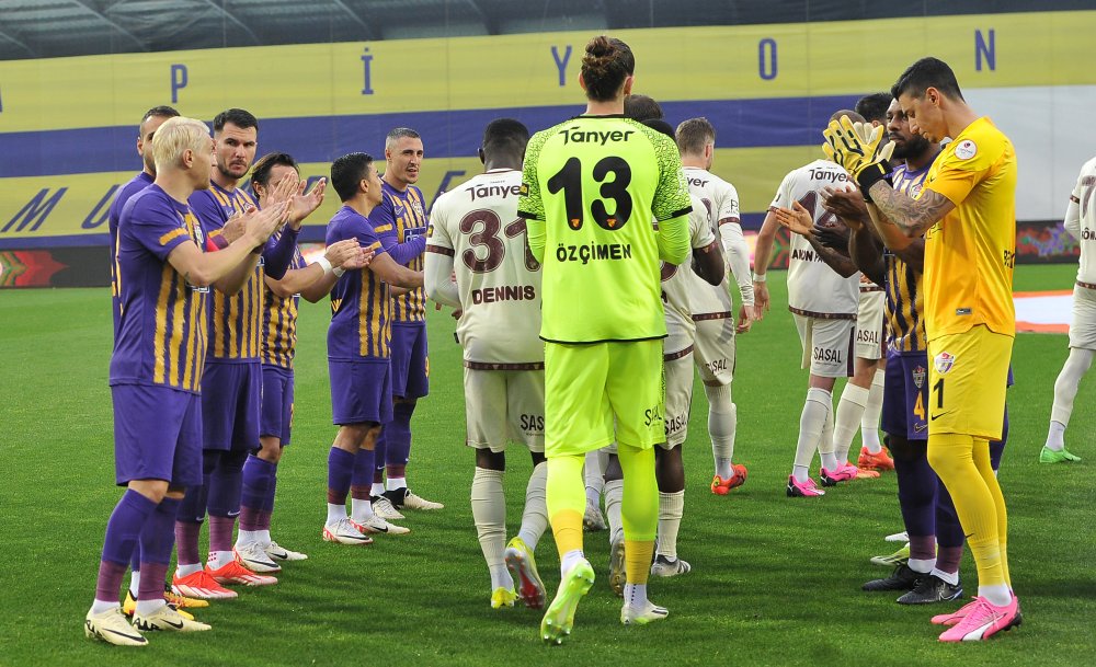 Eyüpspor rakibi Göztepe'ye 3-0 mağlup oldu