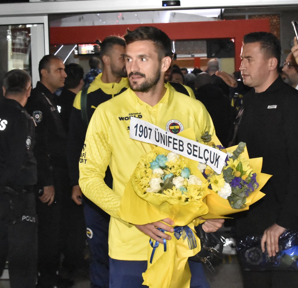 Fenerbahçe'ye Konya'da coşkulu karşılama
