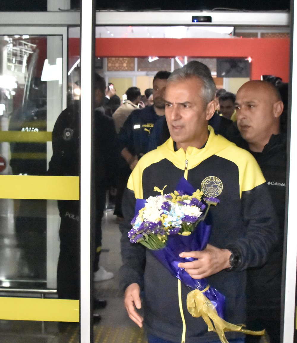 Fenerbahçe'ye Konya'da coşkulu karşılama