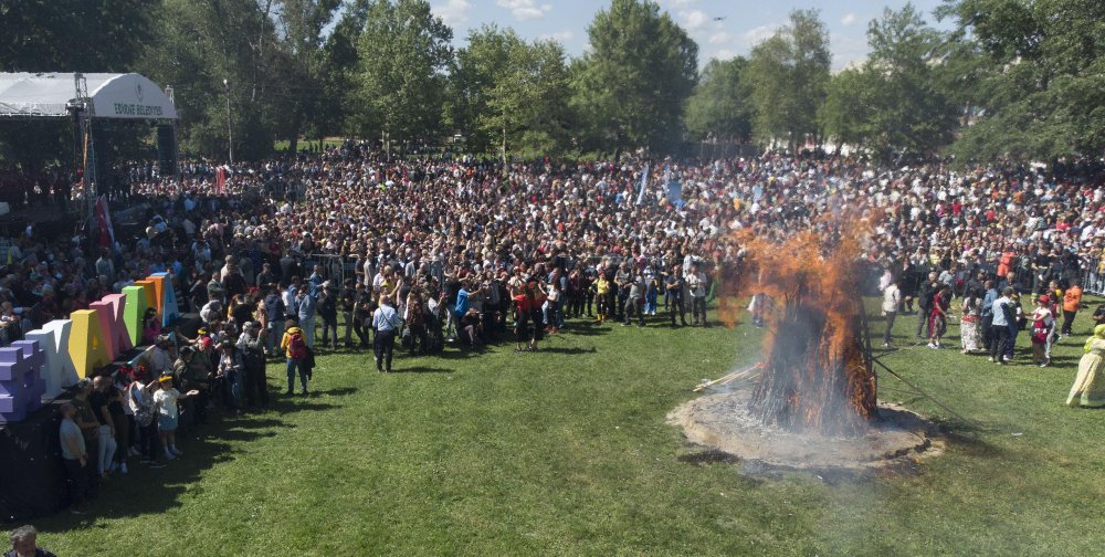 Kakava ateşi binlerce kişinin katımıyla yakıldı