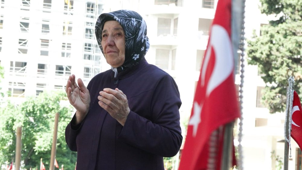 Edirnekapı Şehitliği’nde hüzünlü Anneler Günü