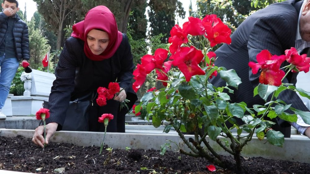 Edirnekapı Şehitliği’nde hüzünlü Anneler Günü