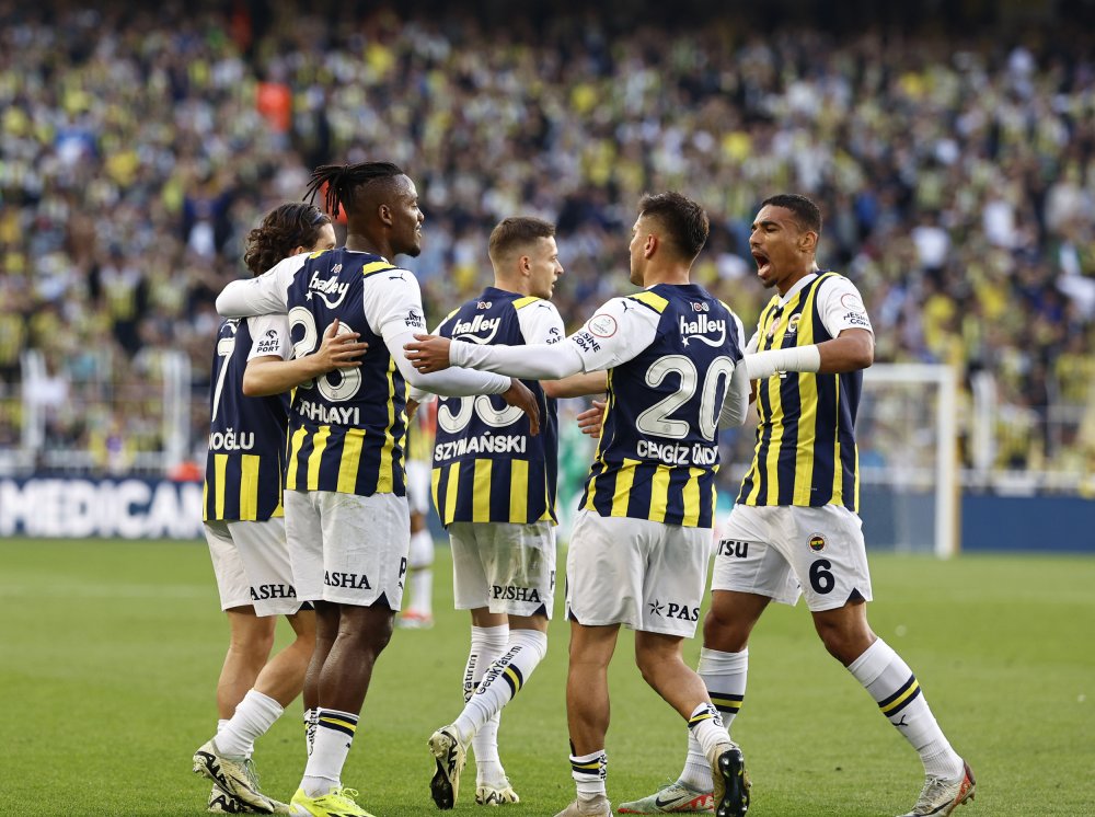 Fenerbahçe şampiyonluk şansını derbiye taşıdı