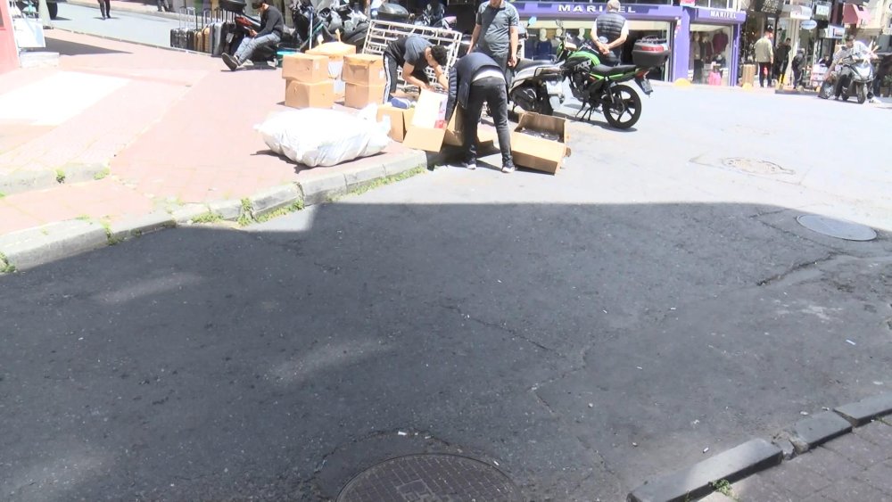 Fatih'te korkunç kaza: Geri manevra yapan kamyonetin altında kaldı, metrelerce sürüklendi