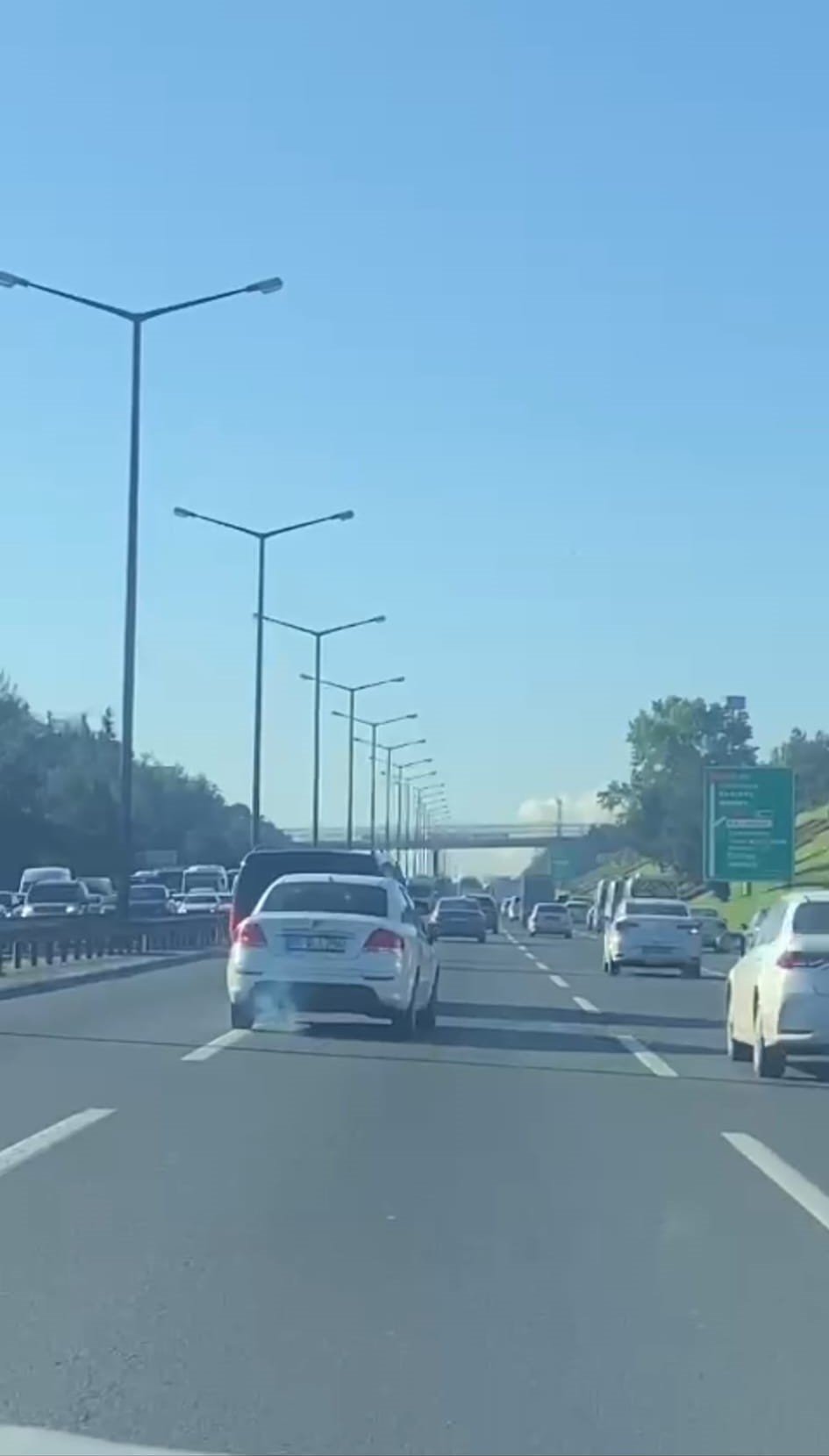 Sürücülerin tehlikeli yol verme inatlaşması