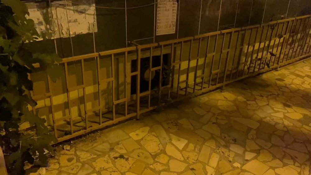 Sultangazi'de tekstil atölyesine saldırı: Pimi çekilmemiş el bombası atıldı