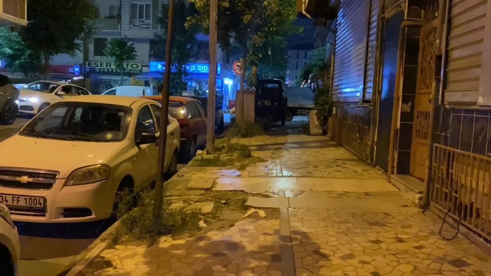 Sultangazi'de tekstil atölyesine saldırı: Pimi çekilmemiş el bombası atıldı