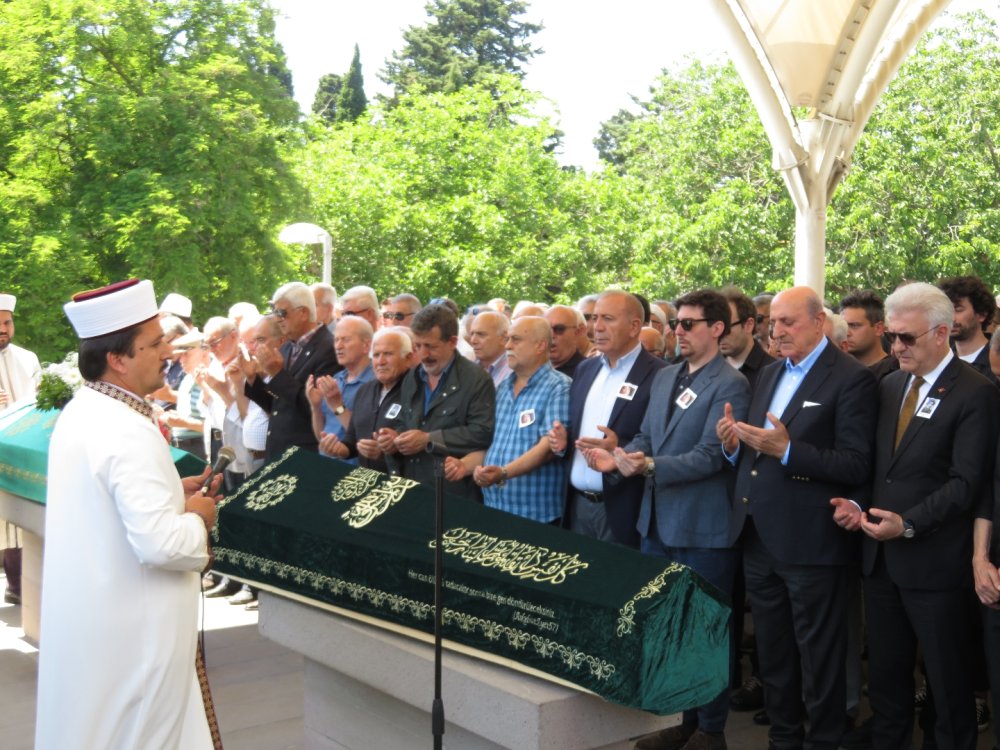 Usta Oyuncu Ahmet Uğurlu'ya veda: Sn yolculuğuna uğurlandı