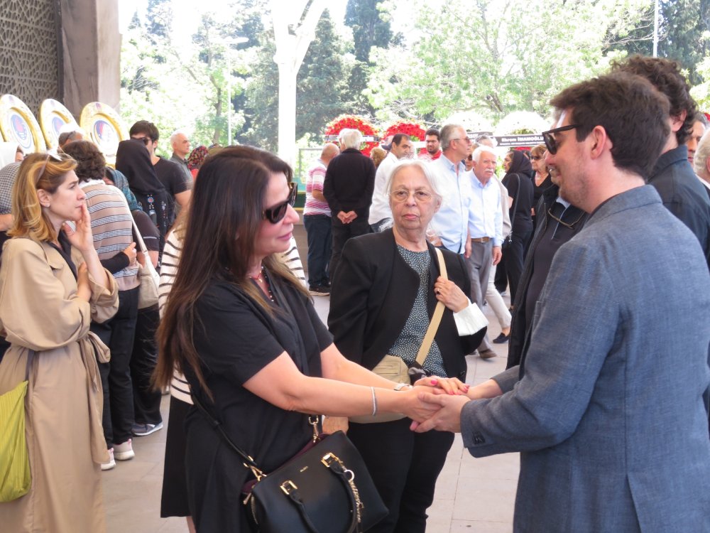 Usta Oyuncu Ahmet Uğurlu'ya veda: Sn yolculuğuna uğurlandı