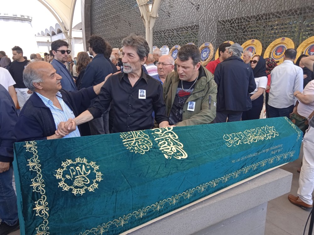 Usta Oyuncu Ahmet Uğurlu'ya veda: Sn yolculuğuna uğurlandı