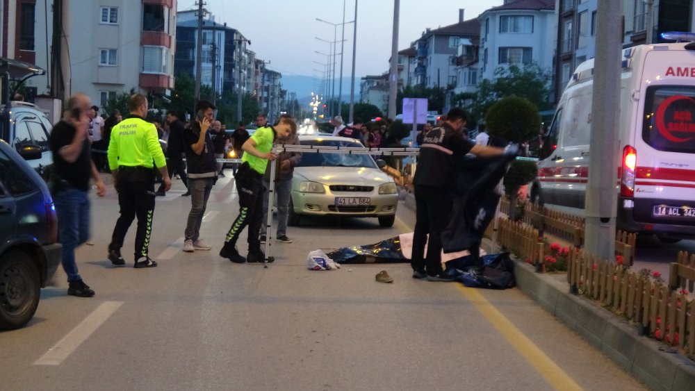 Yaya geçidinde otomobil çarpmasıyla öldü: Sürücü gözaltına alındı