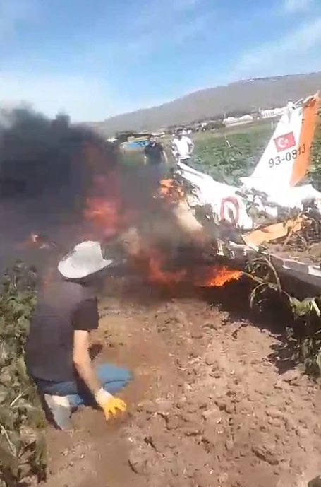 İki pilotun şehit olduğu kazanın görgü tanıkları anlattı: 'Cenazeler yanmasın diye mücadele ettik'