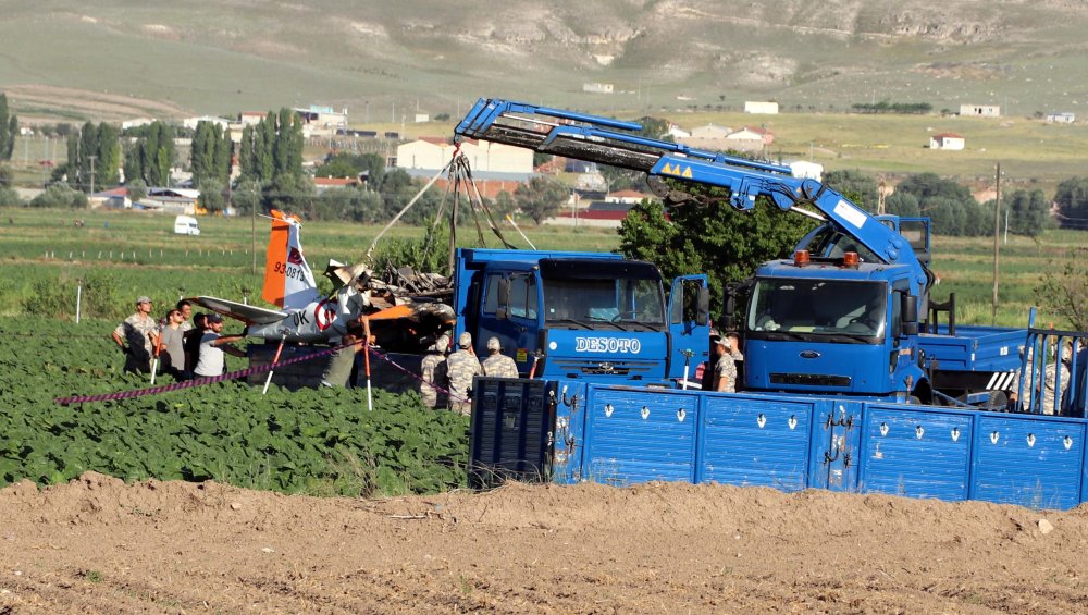 İki pilotun şehit olduğu kazanın görgü tanıkları anlattı: 'Cenazeler yanmasın diye mücadele ettik'