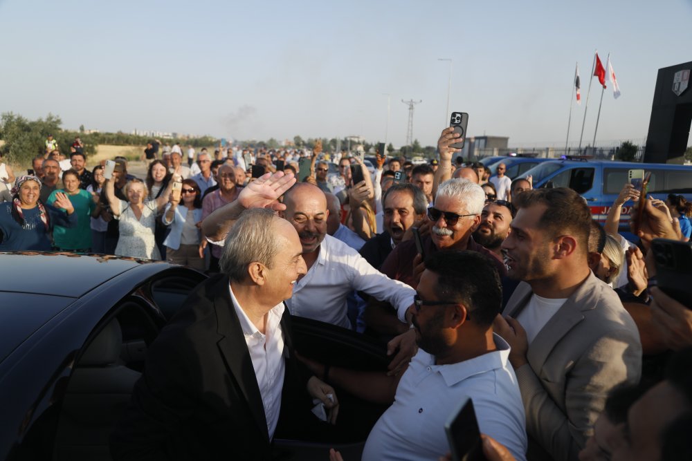 Mesut Kocagöz tahliye oldu: Cezaevinden çıkıp belediyeye gitti!