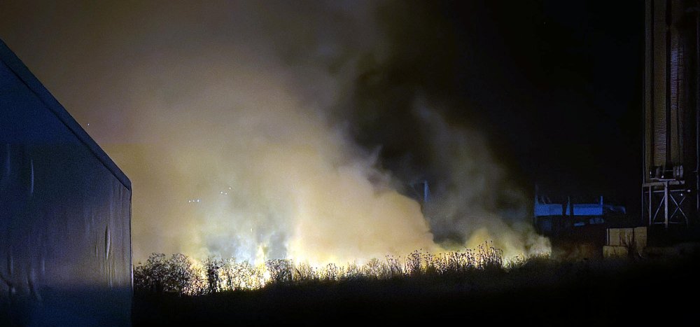 Tekirdağ’da fabrikalar bölgesinde trafo patladı, otluk yangını çıktı