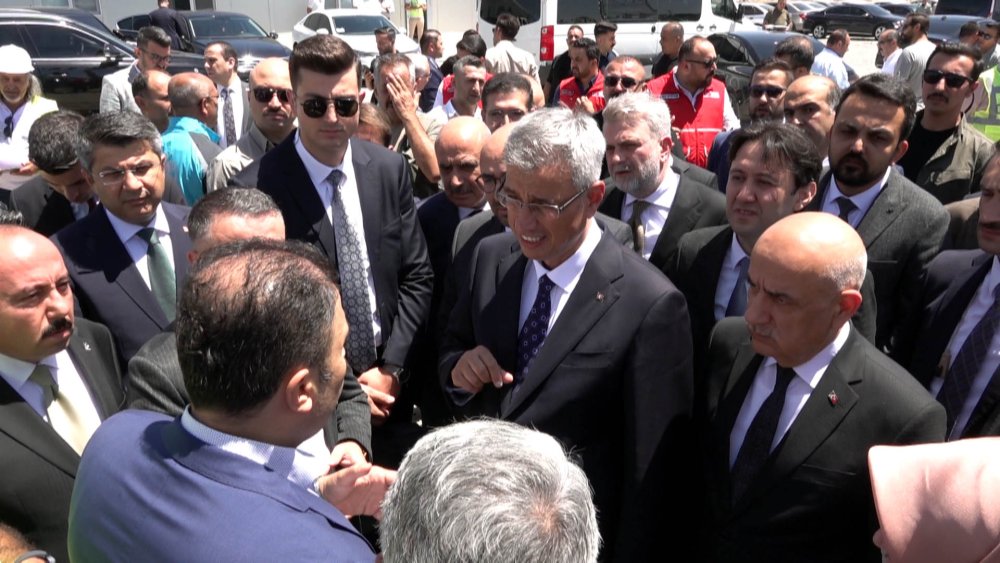 Sağlık Bakanı Memişoğlu, ilk saha ziyaretini Kahramanmaraş'ta gerçekleştirdi