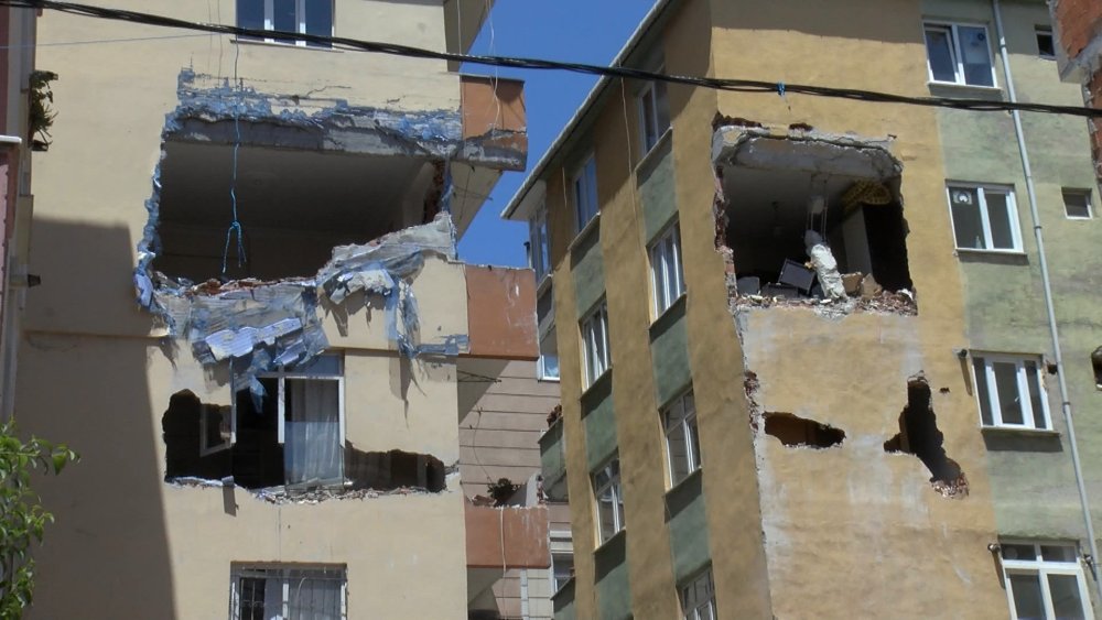 Bahçelievler’deki çöken binada bugün tahliye işlemleri başladı