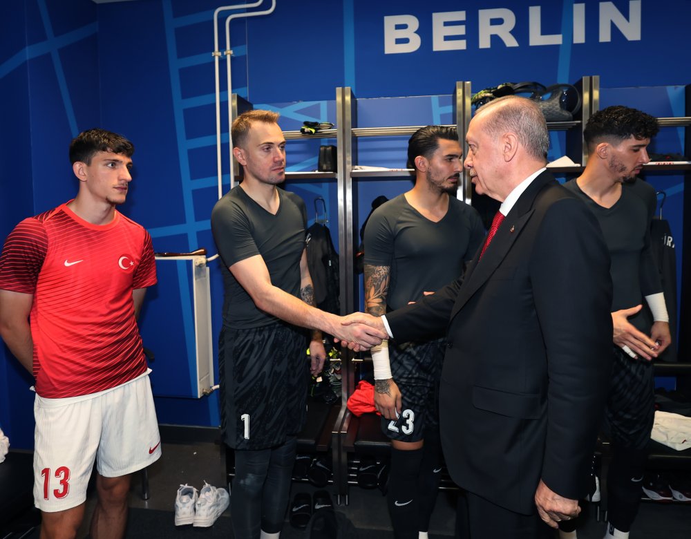 Cumhurbaşkanı Erdoğan'dan Ay-yıldızlılara tebrik