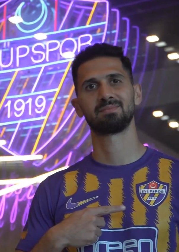 Eyüpspor, orta saha oyuncusu Emre Akbaba'yı kadrosuna kattı