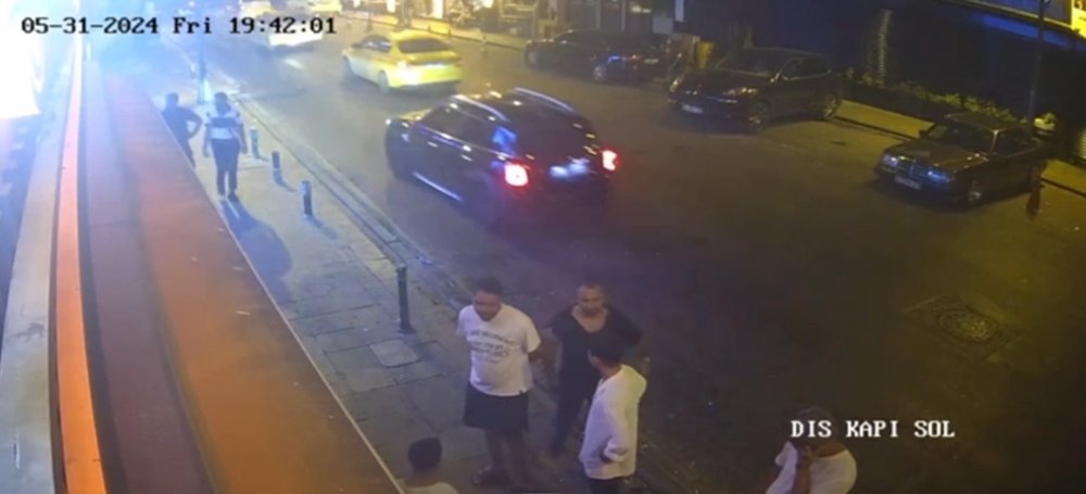 Kadıköy'de mekandan çıkarılan şahıs çalışanlara ateş açtı!