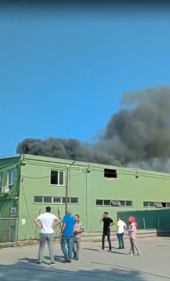 İnegöl’deki sandalye fabrikasında yangın çıktı