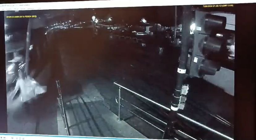 Fatih'te raylara düşen bir kişi tramvayın altında kalarak ölmüştü: Kaza anı kamerada