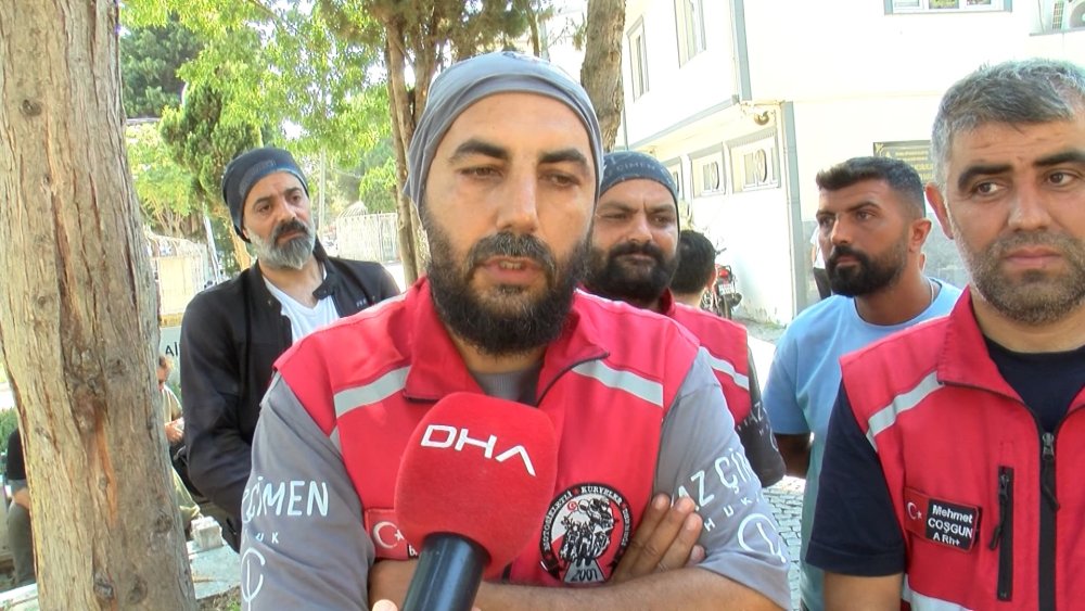 Küçükçekmece'de yaşanan motosiklet kazasında hayatını kaybeden amca - yeğen son yolculuğuna uğurlandı