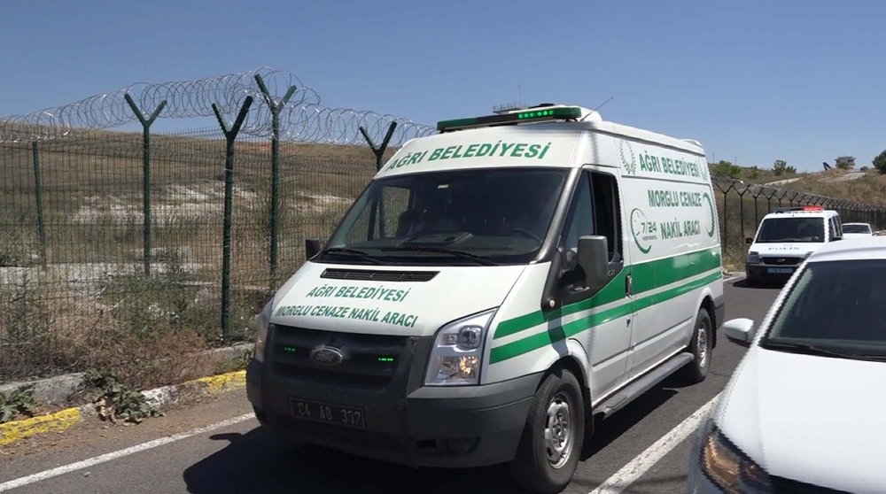 Ankara'daki kazada hayatını kaybeden 5 kişinin cenazeleri Ağrı'ya getirildi