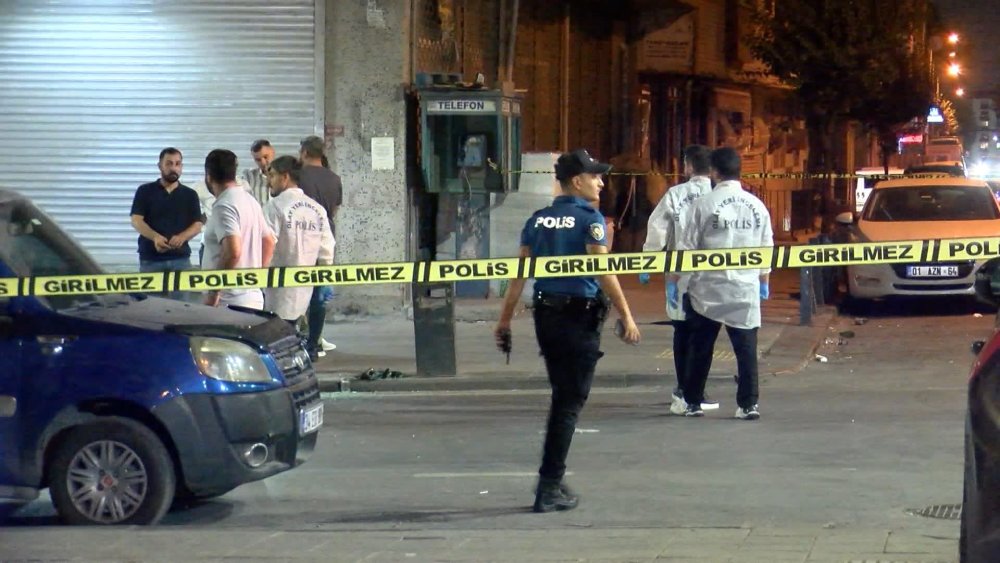 Husumetlisini düğün salonunun önünde kurşun yağmuruna tuttu: 1 ölü, 4 yaralı