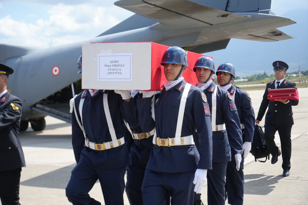 Kocaeli şehidini karşıladı!