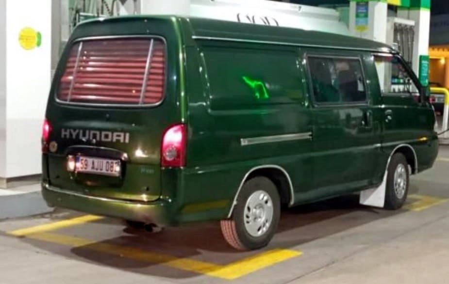 Avcılar'da bir dakika içinde minibüsü çaldılar