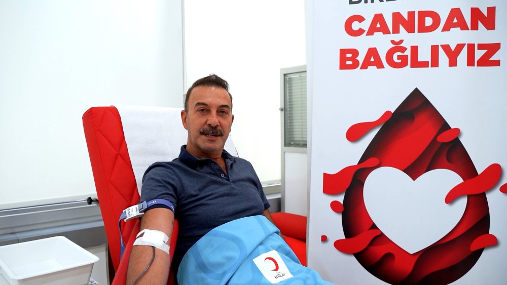 Ünlü oyunculardan Kızılay’a kan bağışı desteği