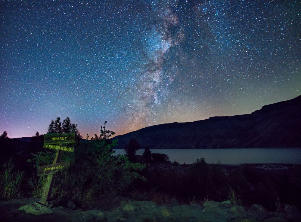Nemrut'ta kartpostallık görüntüler... Yıldızları görsel şöleni!