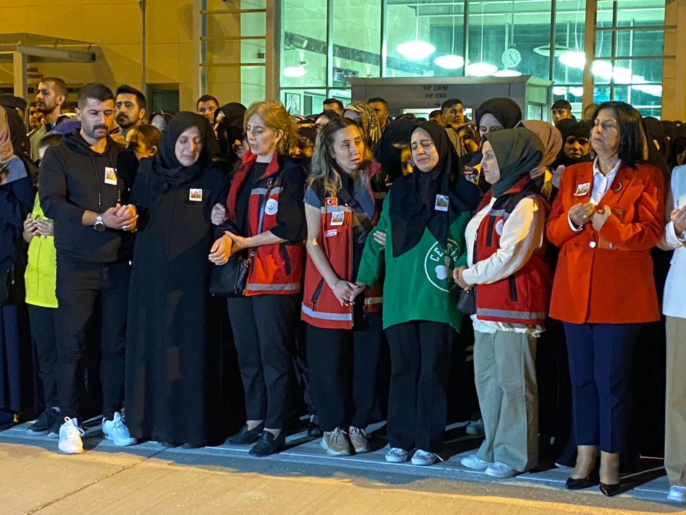 Teröristlerin açtığı ateşte 1 asker şehit oldu