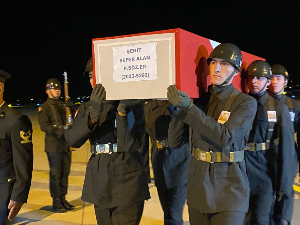 Teröristlerin açtığı ateşte 1 asker şehit oldu