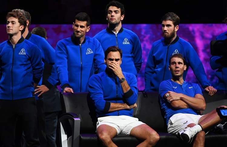 Roger Federer kortlara veda etti 17