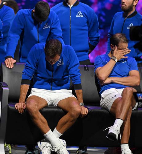 Roger Federer kortlara veda etti 11