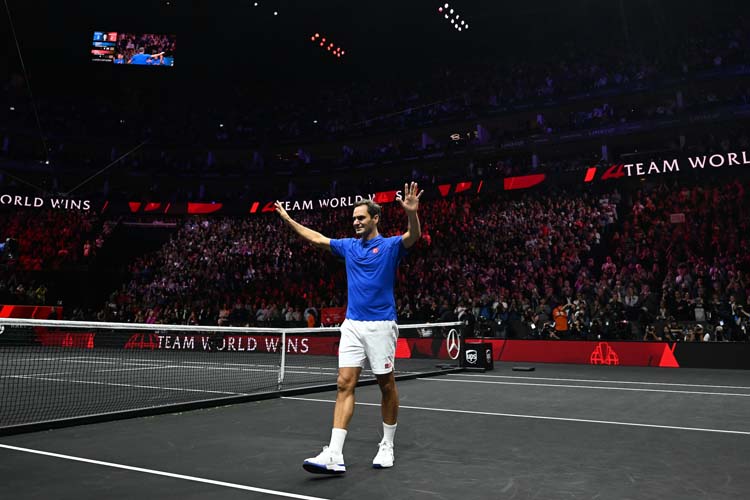 Roger Federer kortlara veda etti 8