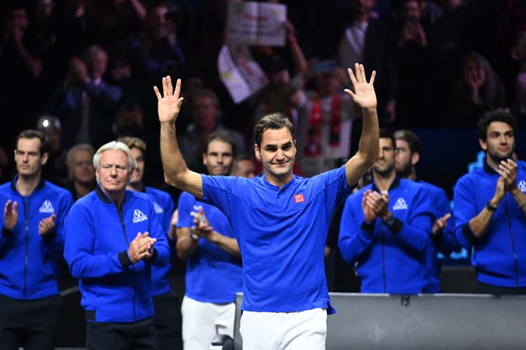 Roger Federer kortlara veda etti 16